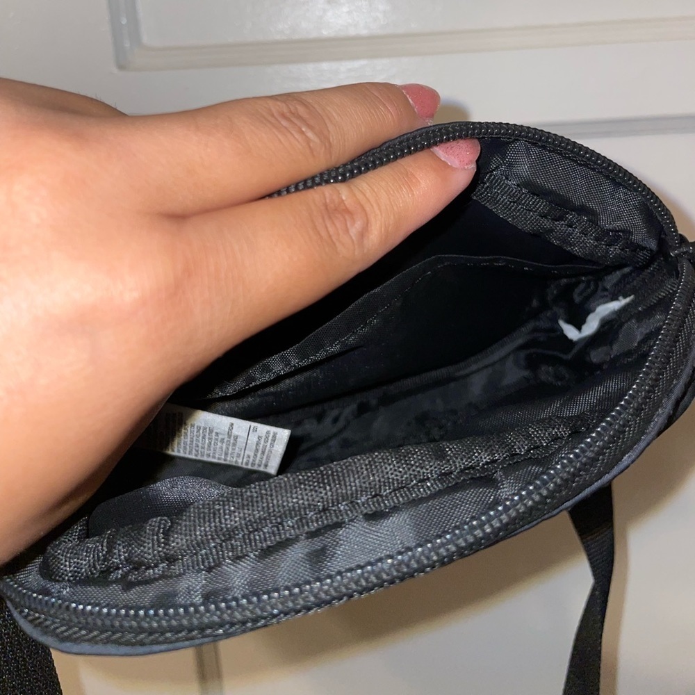 GAP Black Fanny pack - Picture 2 of 7